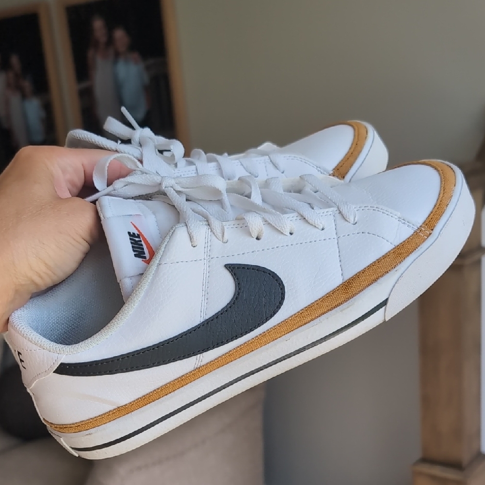 Nike Court Legacy